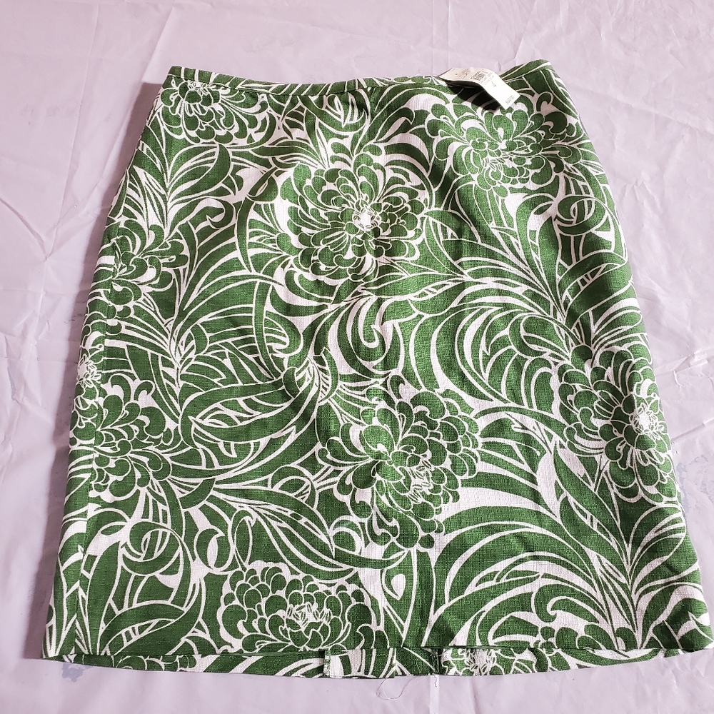 New Ann Taylor Loft size 4 Green Floral Skirt
